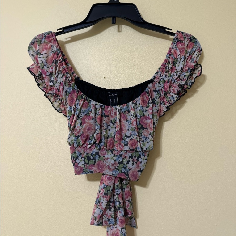 Forever 21 Pink Floral Tie-Back Crop Top